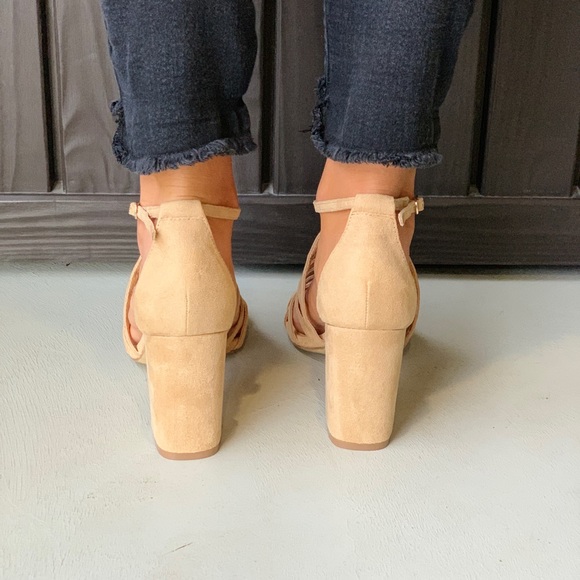 NIB Perfect Nude Strappy Block Heeled Sandal - Picture 5 of 6